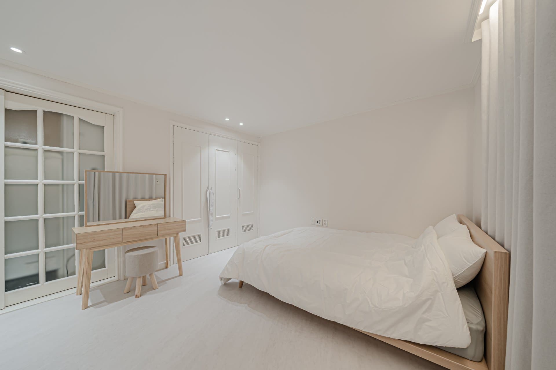 One-Bedroom Home Near Apgujeong Rodeo