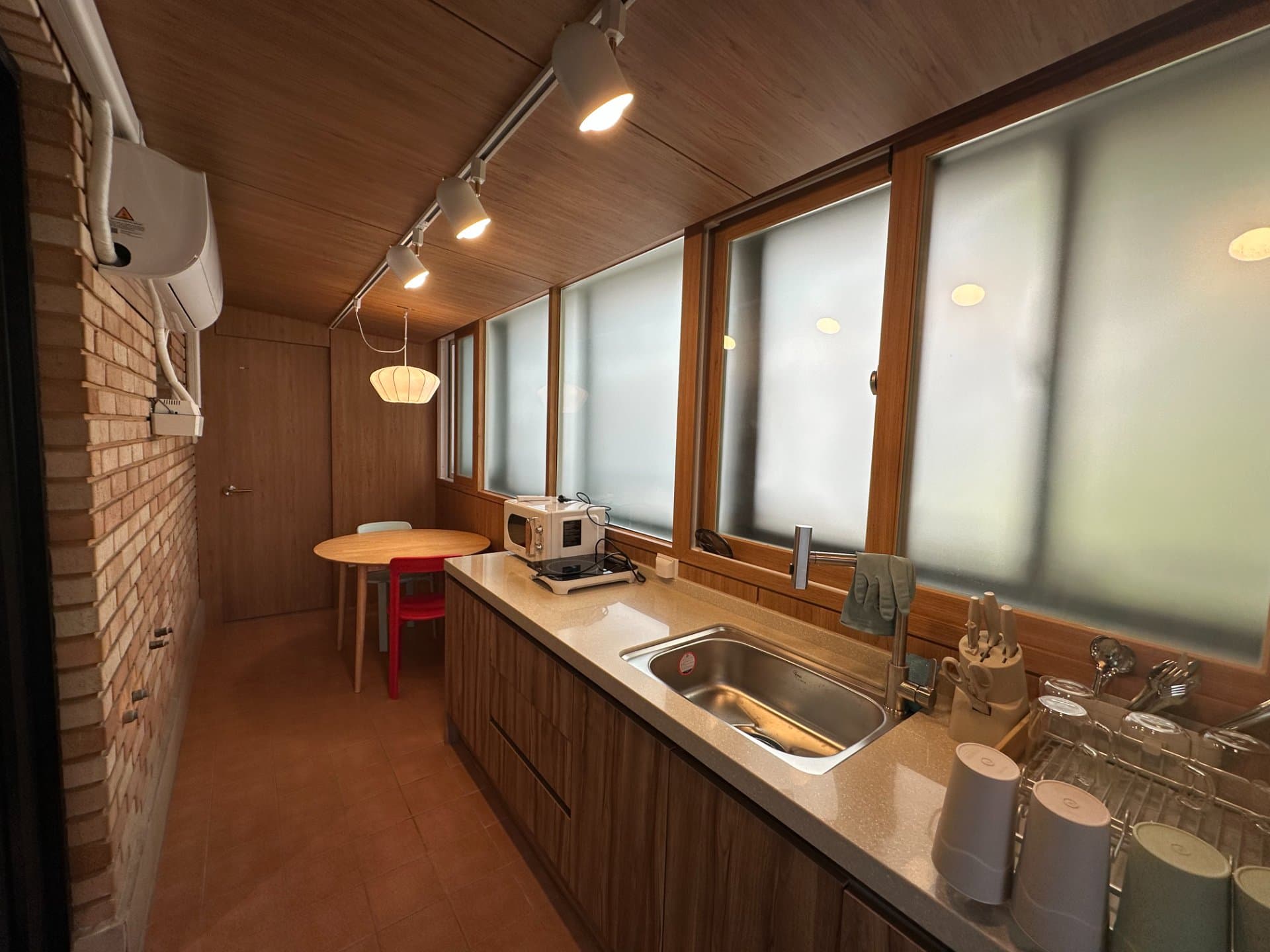 2-Bedroom Home Near Apgujeong Rodeo