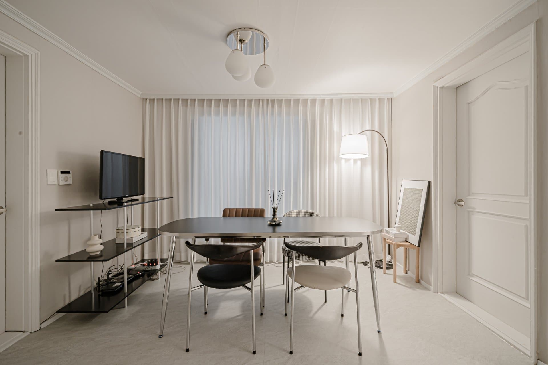Modern 2-Bedroom Home Near Apgujeong Rodeo